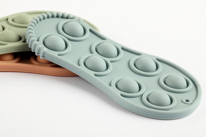 Bebê dado forma Teether do silicone do brinquedo do esforço da inquietação do silicone de 2021 crianças do produto novo sapata macia orgânica