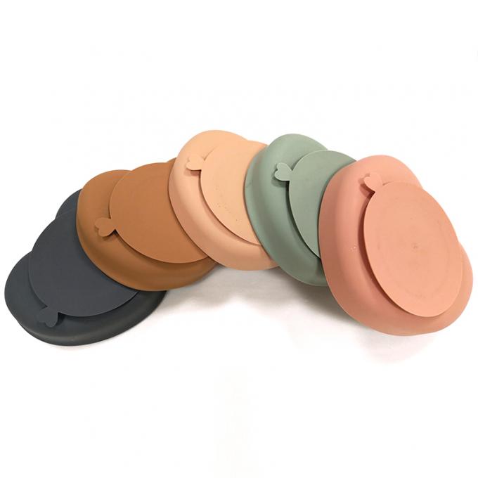Coração novo por atacado placa Eco-amigável dada forma do bebê da sução do silicone com colher