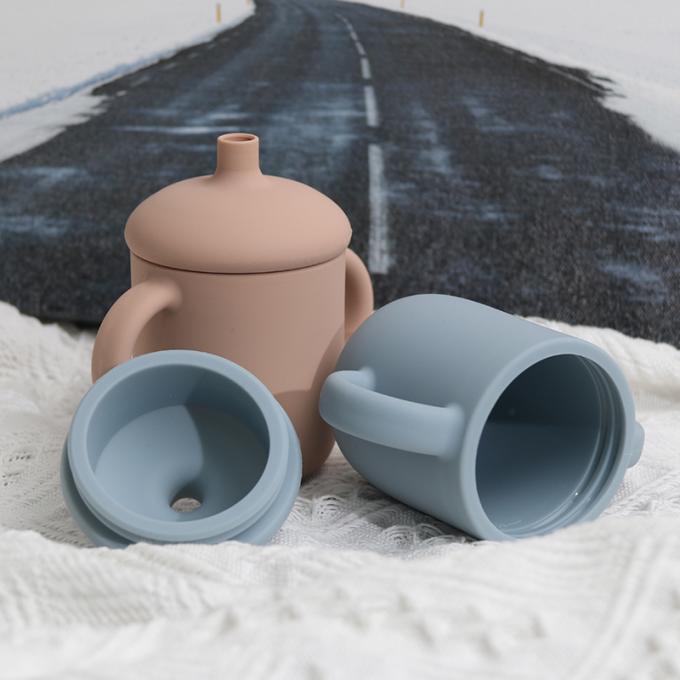 2021 bebês os mais atrasados do projeto para usar o copo do silicone das crianças do produto com o copo sippy do bebê do silicone da palha